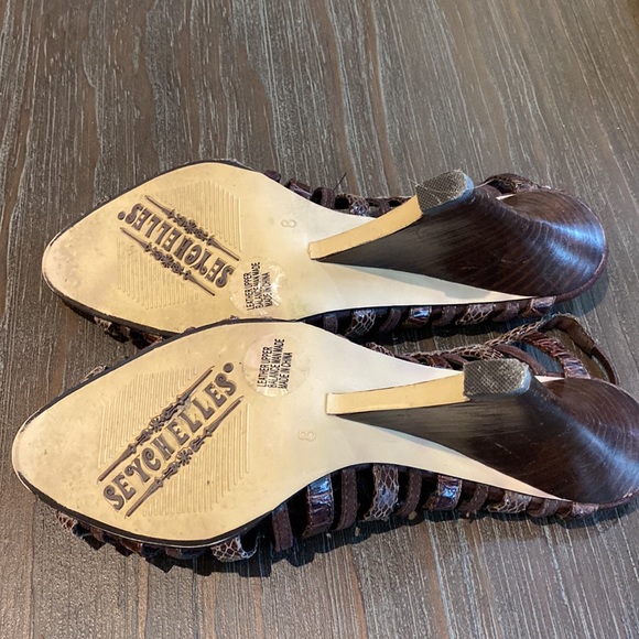 Seychelles, ladies shoes, brown leather upper in size 8. - Picture 4 of 9